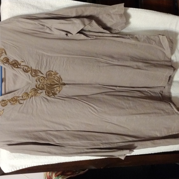 krazy kat Tops - Krazy Kat, women's embossed lightweight blouse in Gray.